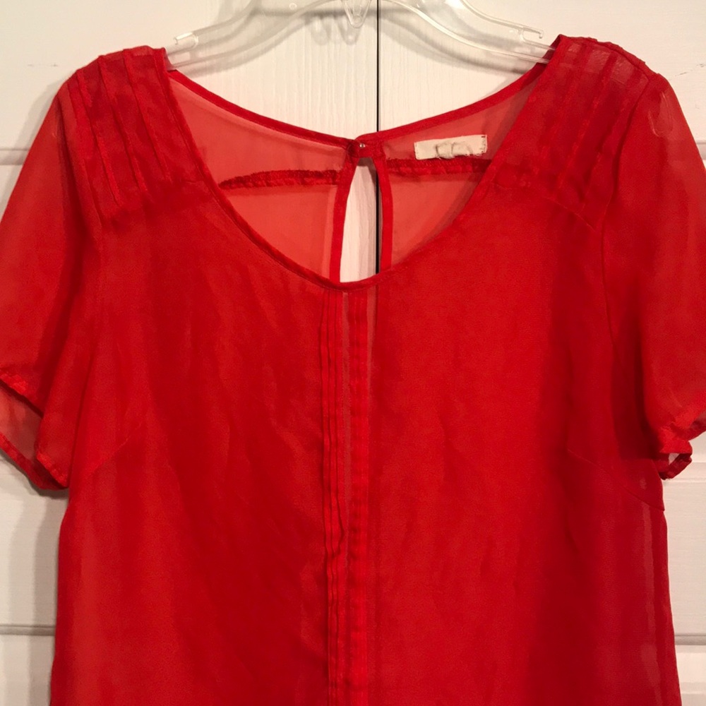 Red Flowy Open Back Blouse - Picture 2 of 6